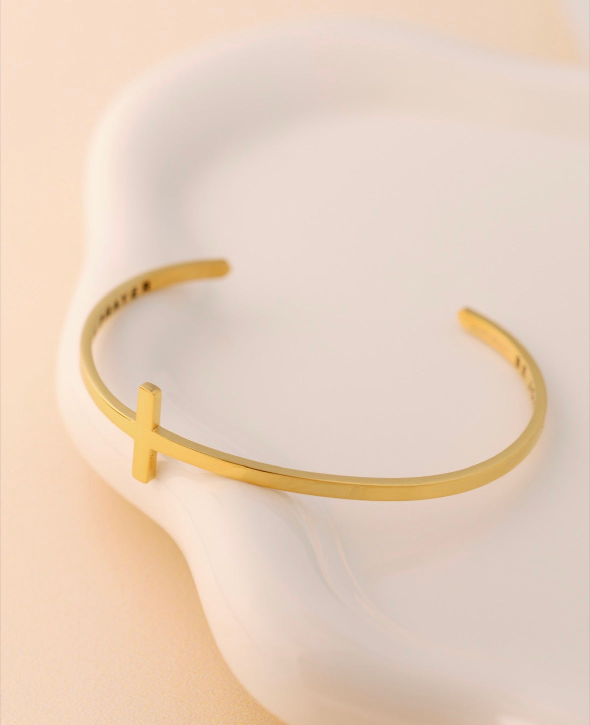 The Cross Bracelet