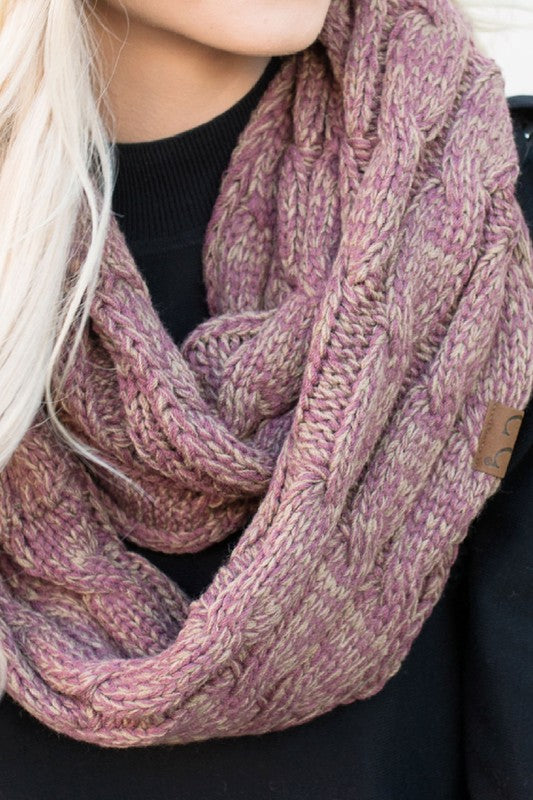 Sciarpa infinita comoda del marchio CC