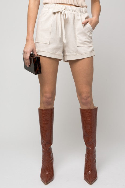 White Roll Up Casual Shorts with Pockets and Tie