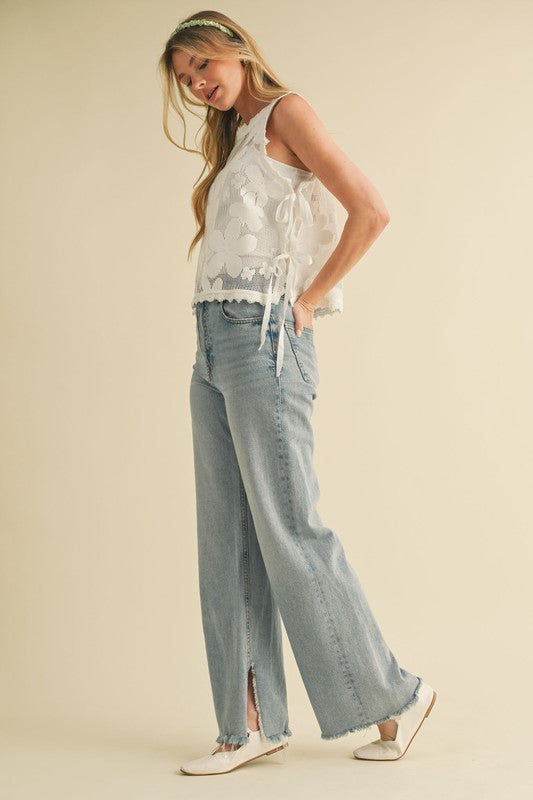 Airy Impression Floral Crochet Top