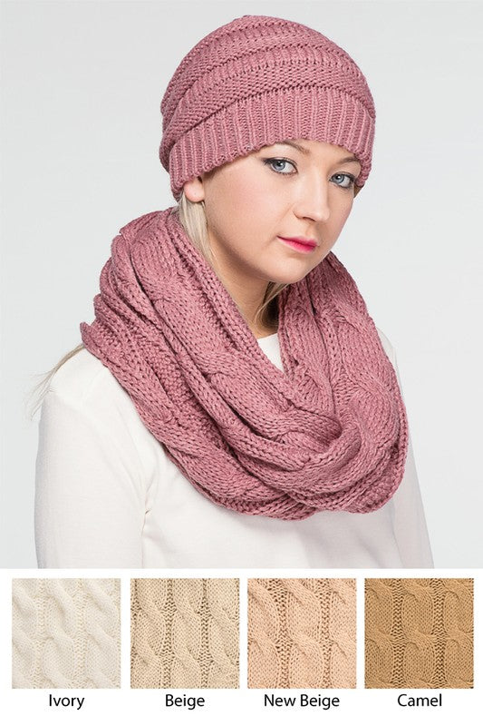 Sciarpa infinita comoda del marchio CC