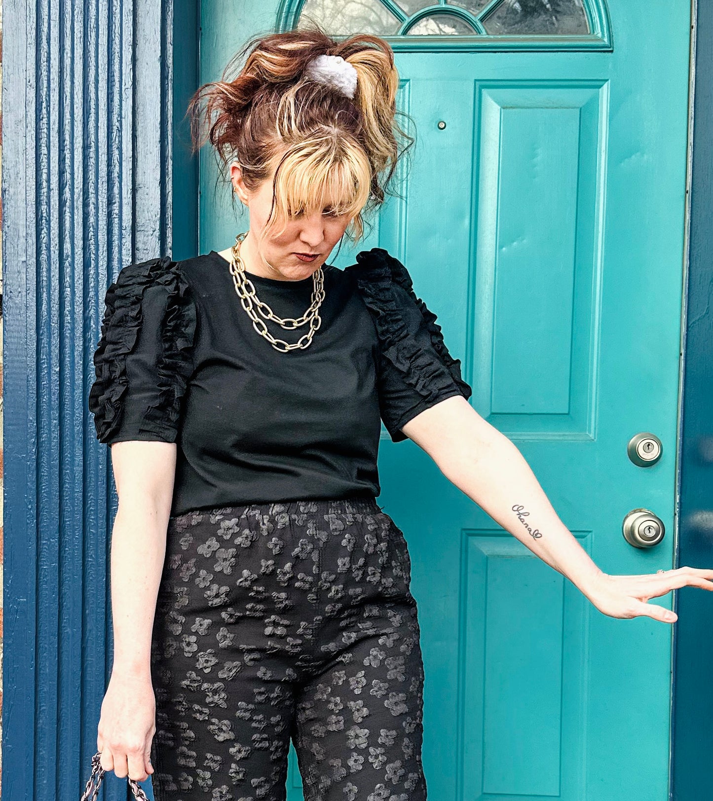 Black Round Neck Cotton Puff Sleeve Top