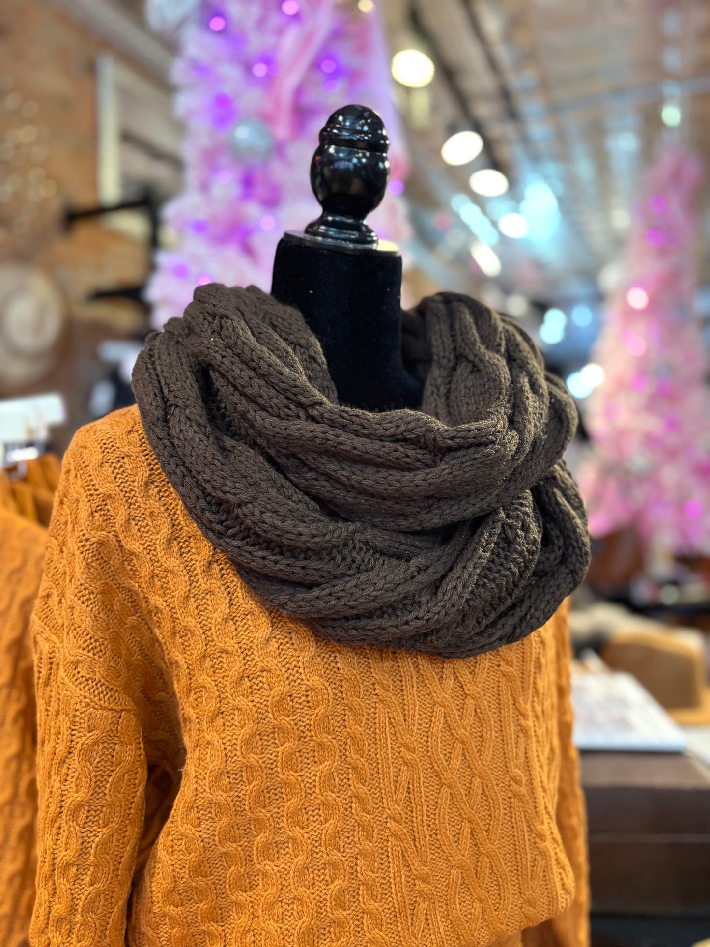 Sciarpa infinita comoda del marchio CC