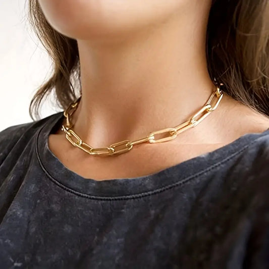 Gold Thick Chain Clip Lock Collarbone Chain Choker Necklace Square Detail